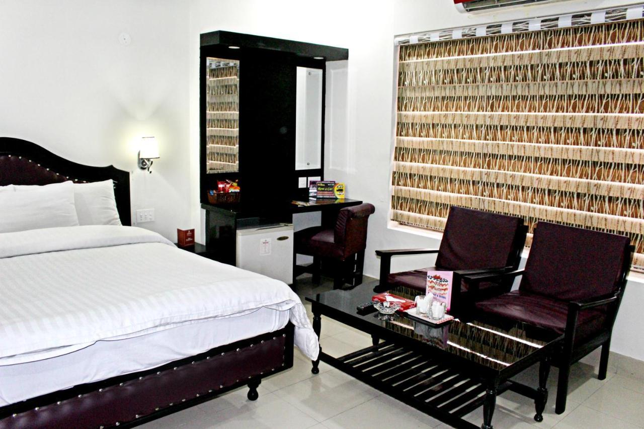 Hotel Akbar International Равалпинди Екстериор снимка