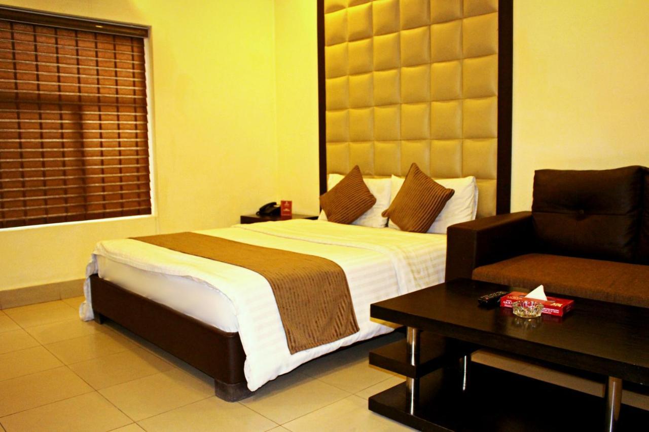 Hotel Akbar International Равалпинди Екстериор снимка