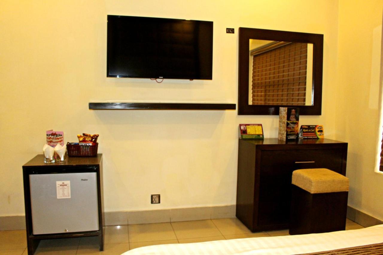Hotel Akbar International Равалпинди Екстериор снимка